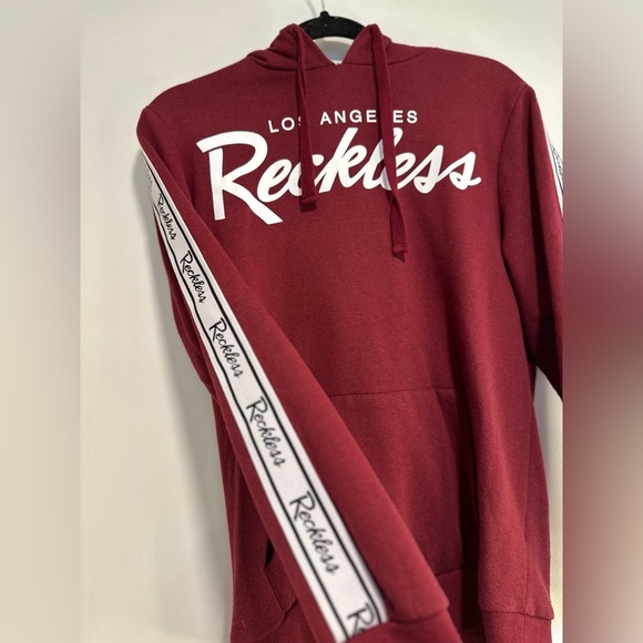 Young & Reckless Small Maroon Hoodie Sweatshirt. Logo. Striped Logo Sleeves. - Picture 9 of 10